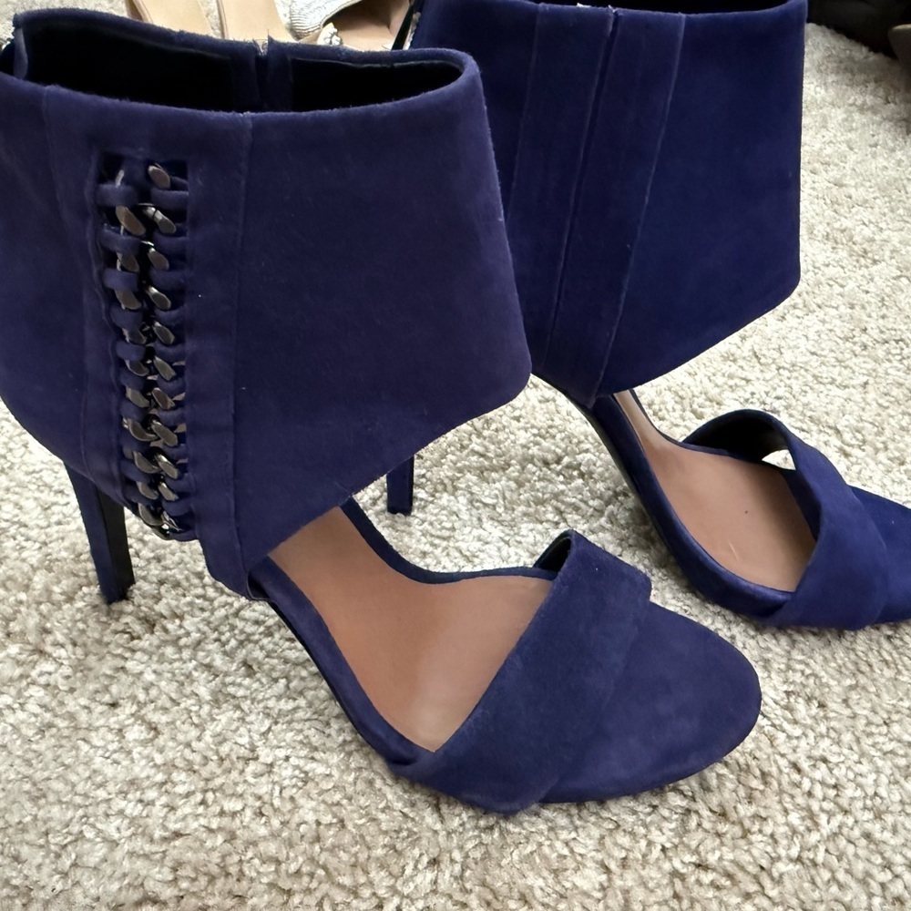 Vince Camuto Royal Blue Heels with Chain Detail - Picture 7 of 11